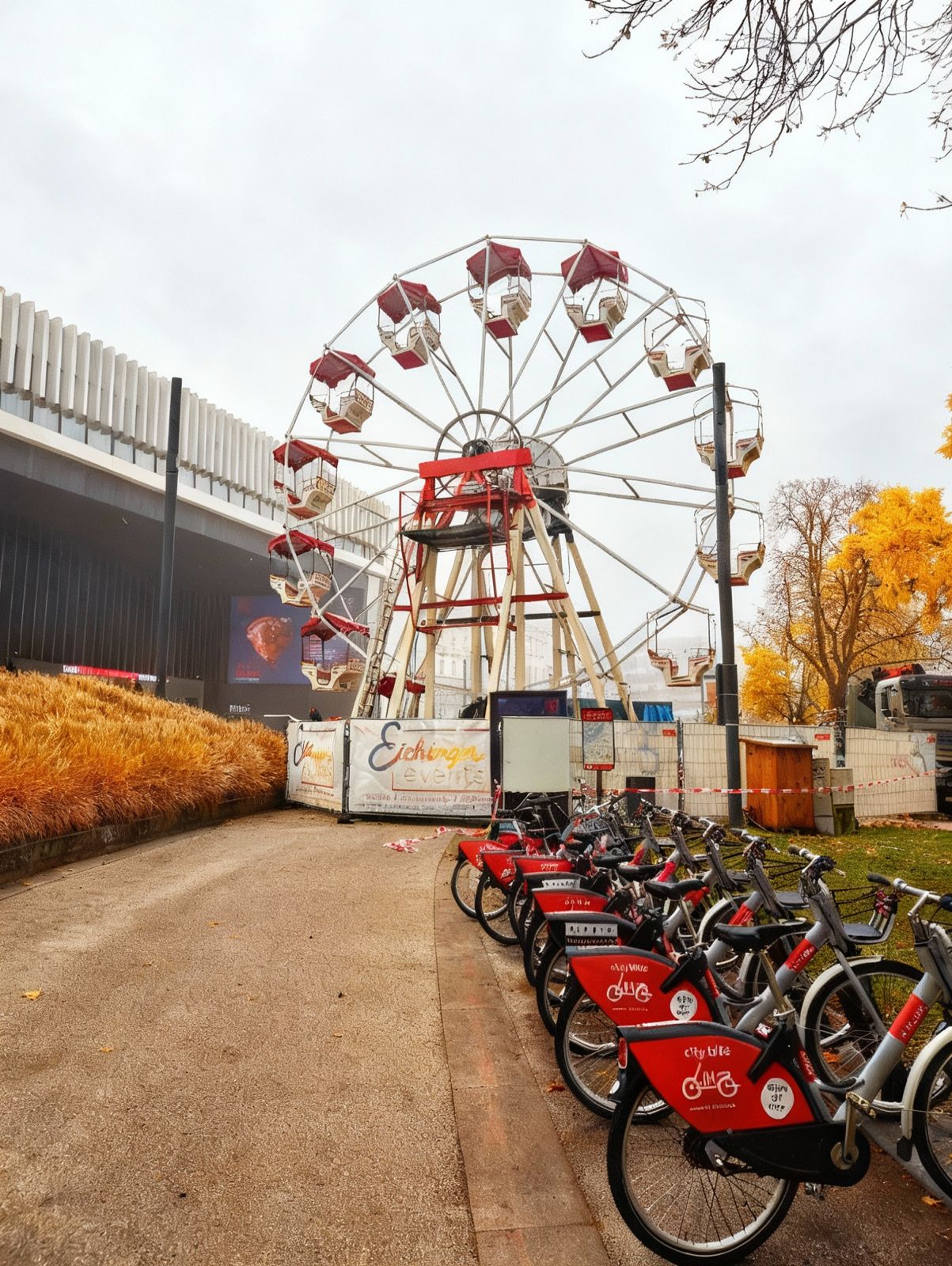 2_PLUS-PA_Radwegsperre Volksgarten.jpeg