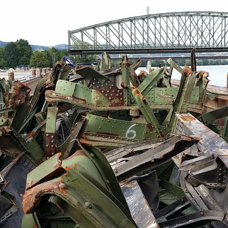 Schrott Eisenbahnbrücke