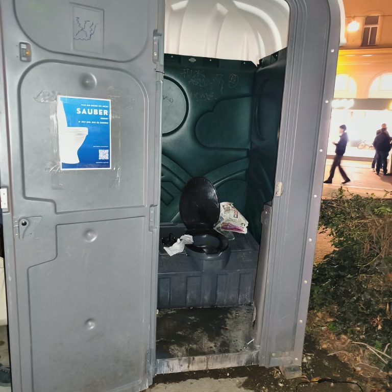 WC Schillerpark